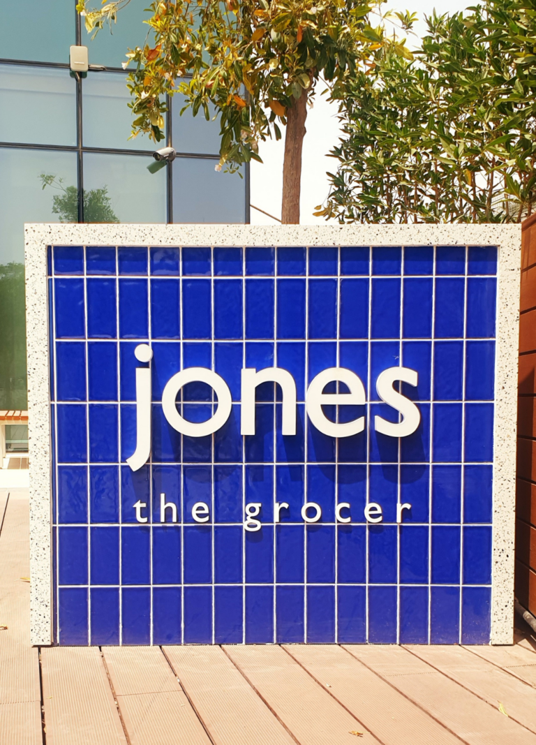 solid surfaces for grocer